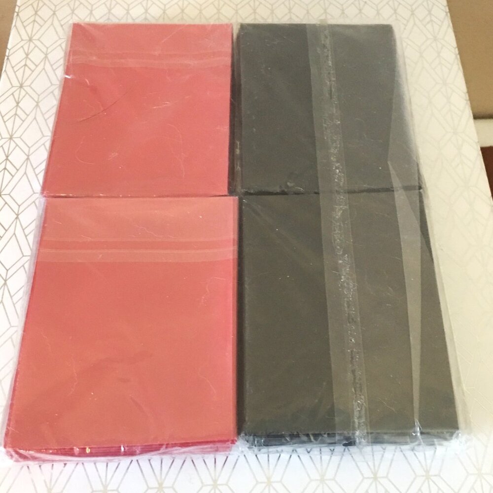 Soft Plastic Trading Card Sleeves, 100 Red / 100 Black NEW IN PACKAGE! - Picture 5 of 12